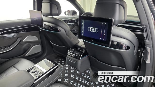 Audi A8 2021 — ფოტო 17/20