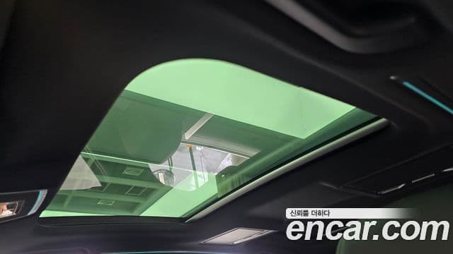 Audi A8 2021 — ფოტო 19/20