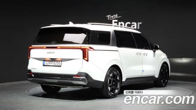 Kia Carnival 2023 — Фото 2/20