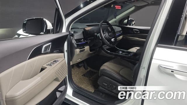 Kia Carnival 2023 — Фото 10/20