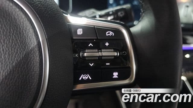 Kia Carnival 2023 — Фото 18/20