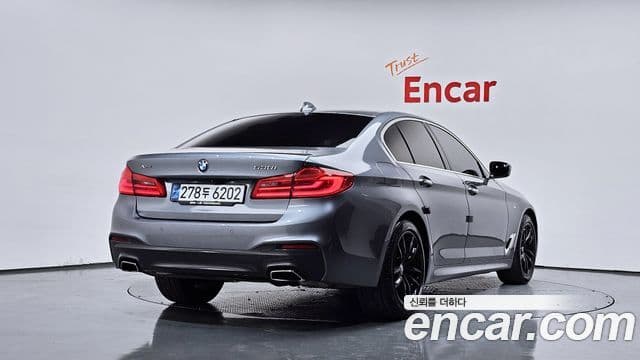 BMW 5 Series 2018 — ფოტო 2/20