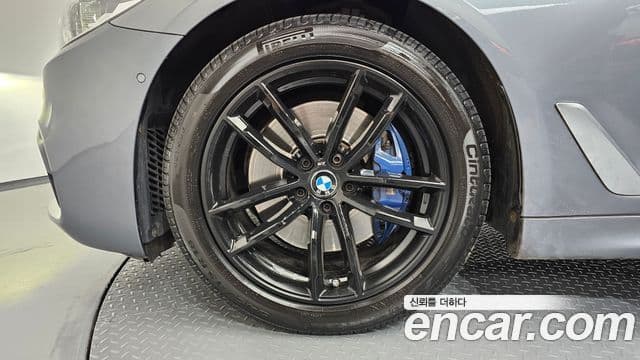 BMW 5 Series 2018 — ფოტო 5/20