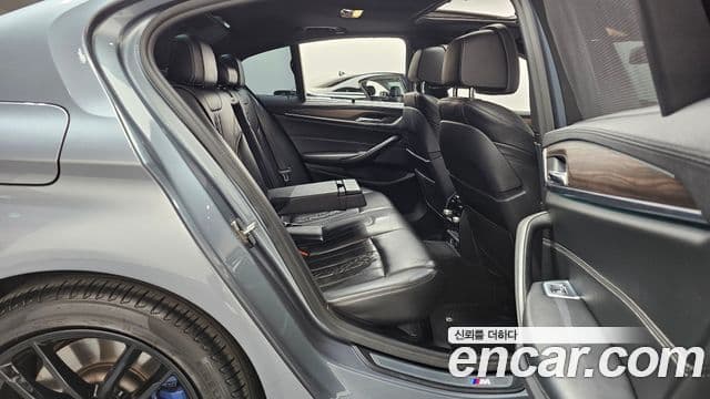 BMW 5 Series 2018 — ფოტო 11/20