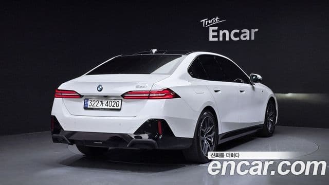 BMW 5 Series 2023 — Şəkil 2/20