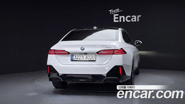 BMW 5 Series 2023 — Şəkil 4/20