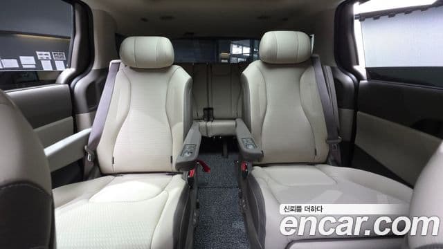 Kia Carnival 2025 — Şəkil 11/20