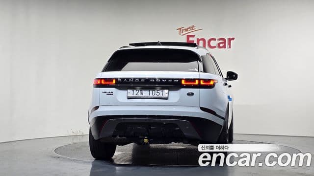 Land Rover Range Rover Velar 2019 — ფოტო 4/20