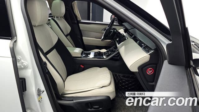 Land Rover Range Rover Velar 2019 — Photo 20/34