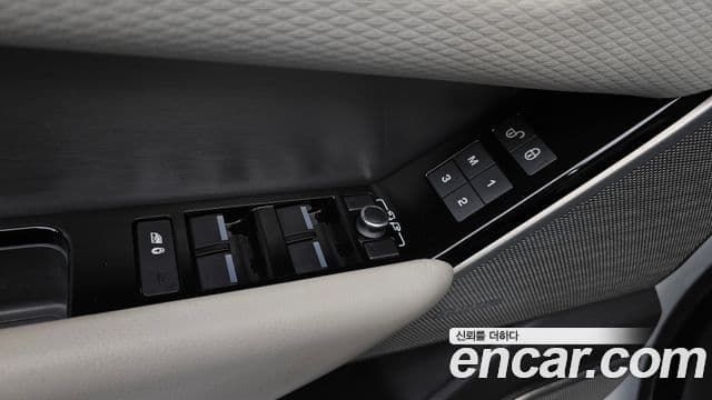 Land Rover Range Rover Velar 2019 — Photo 25/34