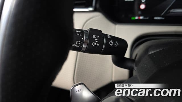 Land Rover Range Rover Velar 2019 — Photo 3/34