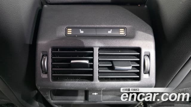 Land Rover Discovery Sport 2022 — Photo 12/32