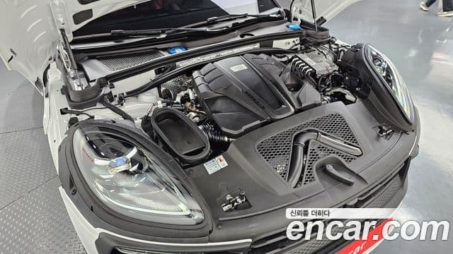 Porsche Macan 2023 — ფოტო 6/20
