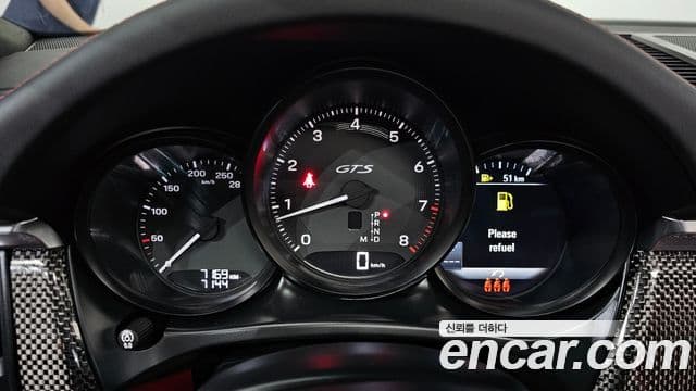 Porsche Macan 2023 — ფოტო 8/20