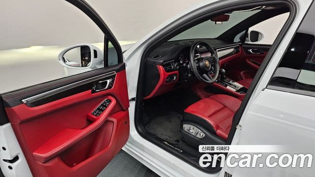 Porsche Macan 2023 — ფოტო 10/20