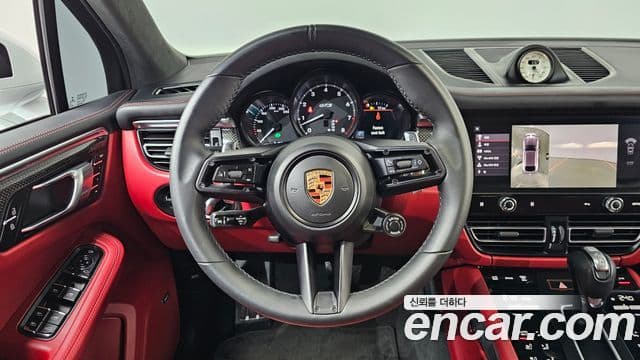 Porsche Macan 2023 — ფოტო 13/20