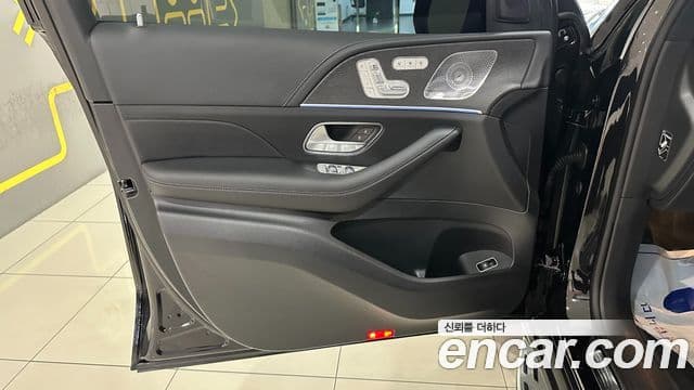 Mercedes-Benz GLS-Class 2025 — Фото 15/20