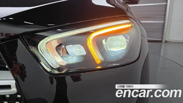 Mercedes-Benz GLE-Class 2022 — Photo 31/34