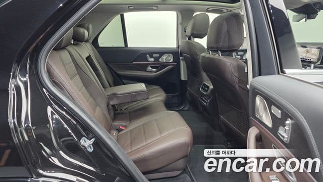 Mercedes-Benz GLE-Class 2022 — Photo 30/34