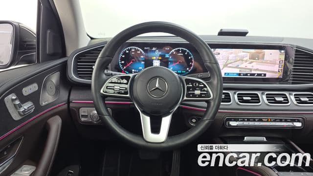 Mercedes-Benz GLE-Class 2022 — Photo 17/34