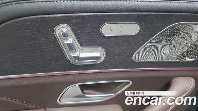 Mercedes-Benz GLE-Class 2022 — Photo 9/34
