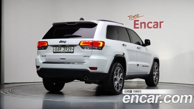 Jeep Grand Cherokee 2019 — Фото 2/20