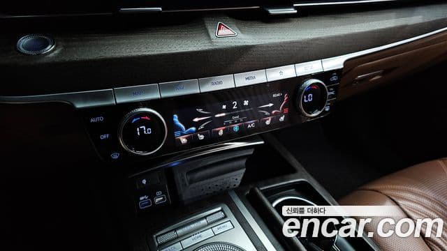 Genesis Electrified G80 2020 — ფოტო 17/20