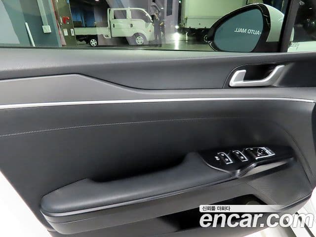 Kia K5 2022 — ფოტო 12/20