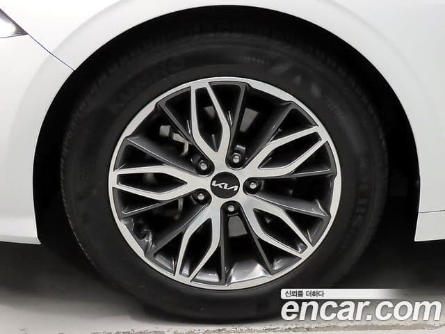 Kia K5 2022 — ფოტო 19/20