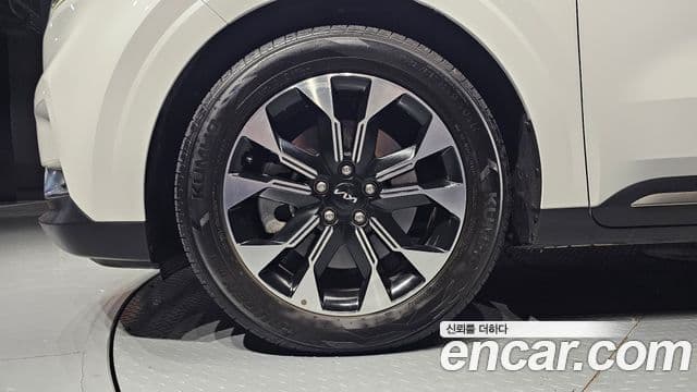 Kia Carnival 2022 — Фото 5/20