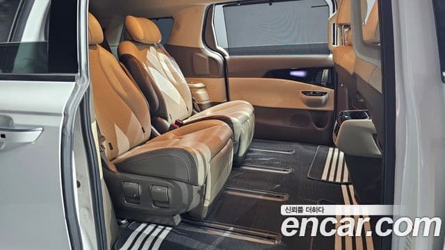 Kia Carnival 2022 — Фото 12/20