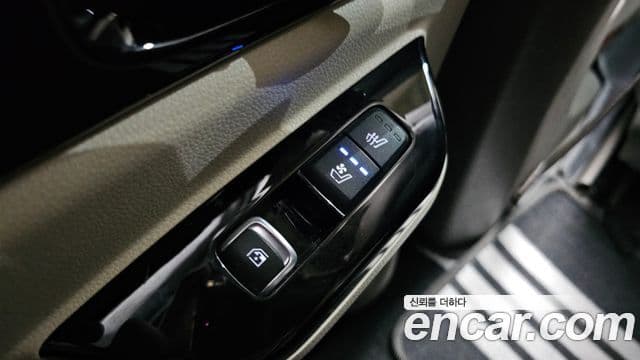 Kia Carnival 2022 — Фото 19/20