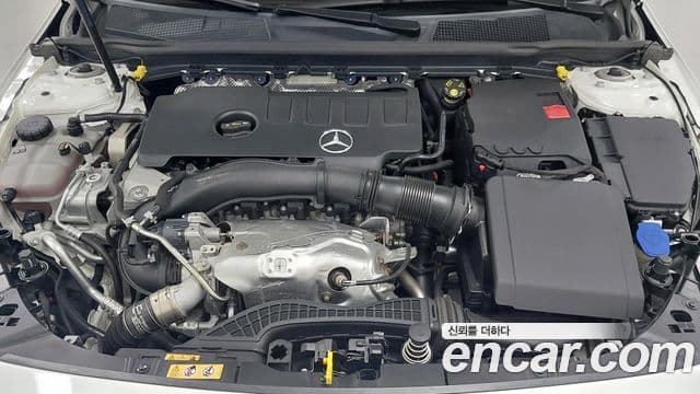 Mercedes-Benz CLA-Class 2022 — Photo 10/17