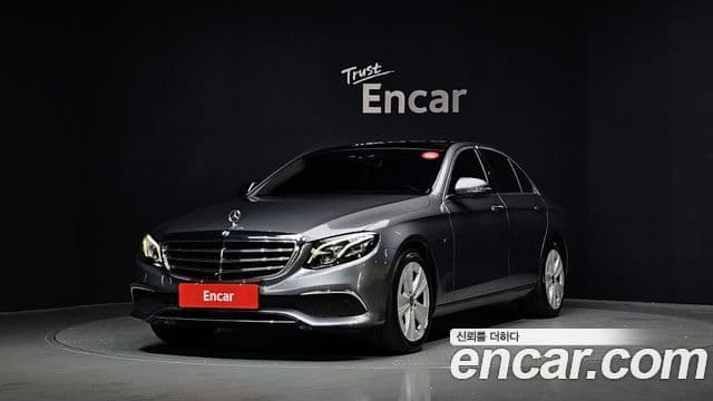 Mercedes-Benz E-Class 2019 — ფოტო 1/20