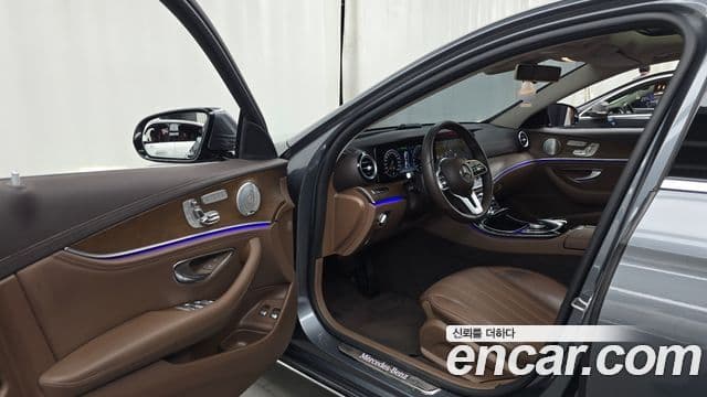 Mercedes-Benz E-Class 2019 — ფოტო 10/20