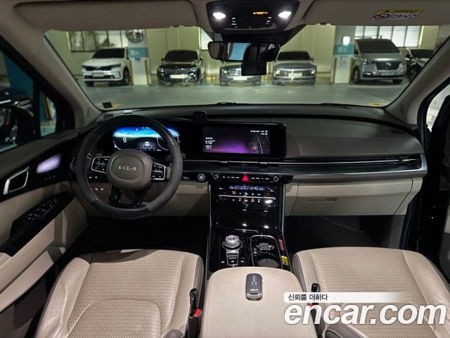 Kia Carnival 2021 — ფოტო 7/20