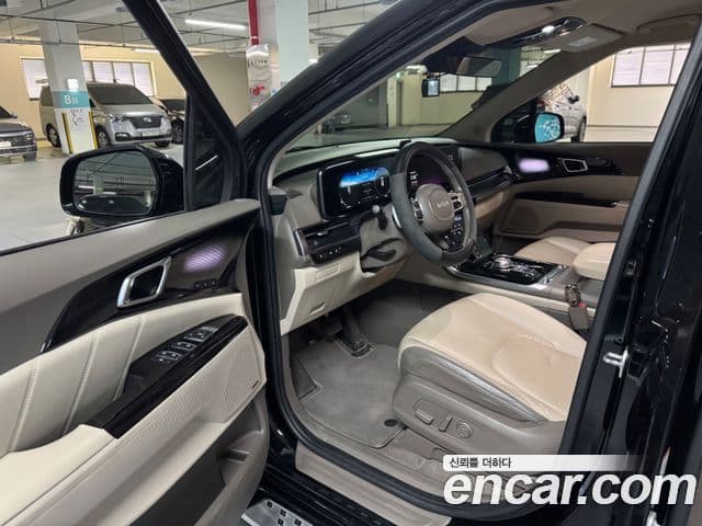 Kia Carnival 2021 — ფოტო 10/20