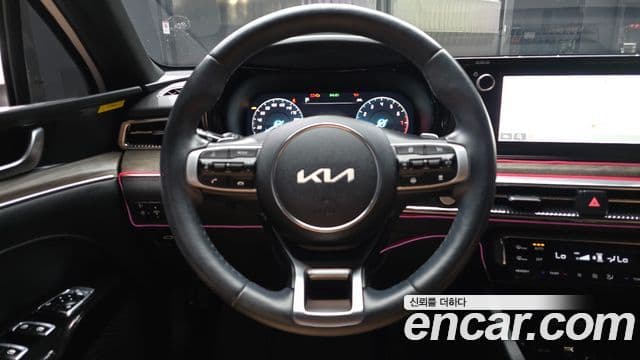 Kia K5 2022 — Şəkil 13/20