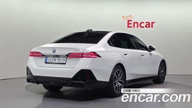 BMW 5 Series 2025 — Şəkil 2/20
