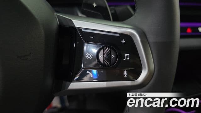 BMW 5 Series 2025 — Photo 27/34