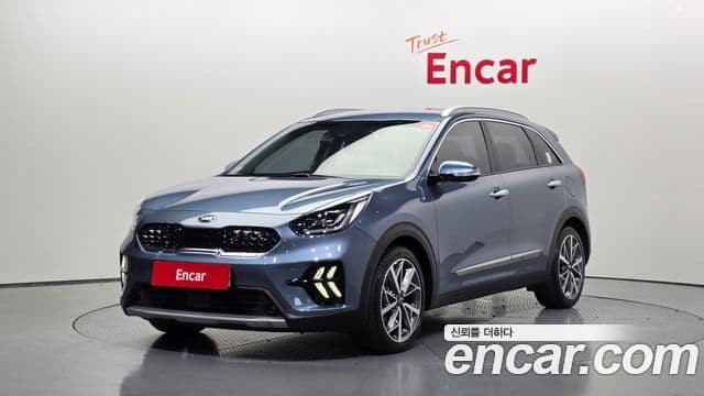 Kia Niro 2019 — Фото 1/20
