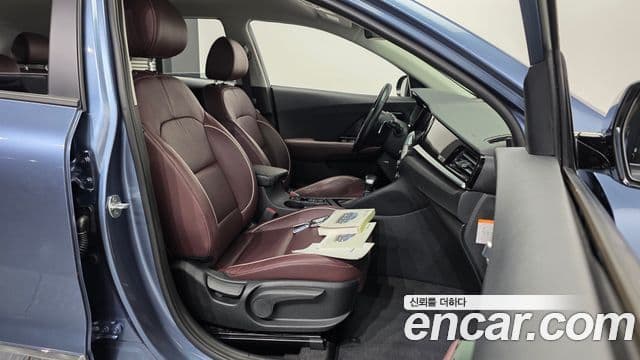 Kia Niro 2019 — Фото 11/20