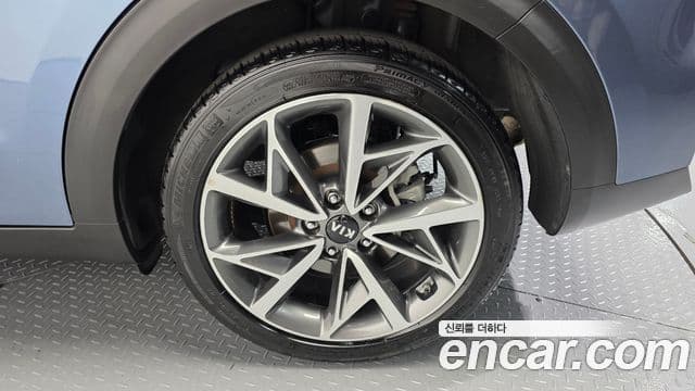 Kia Niro 2019 — Şəkil 26/33