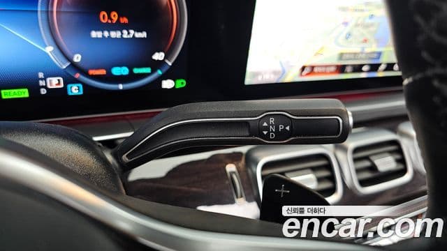 Mercedes-Benz GLE-Class 2022 — Photo 11/20