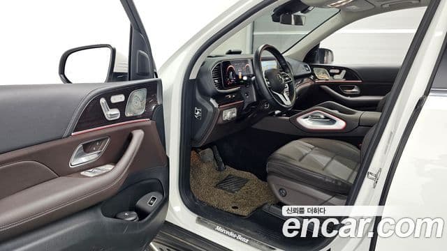 Mercedes-Benz GLE-Class 2022 — Photo 20/20