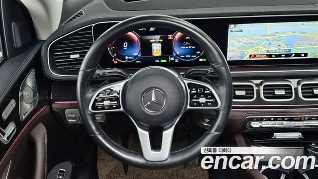 Mercedes-Benz GLE-Class 2022 — Photo 8/20