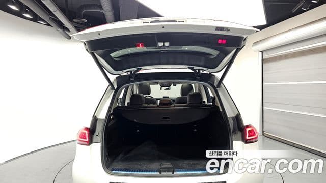 Mercedes-Benz GLE-Class 2022 — Photo 9/20