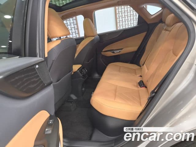 Lexus NX350h 2023 — Şəkil 13/15