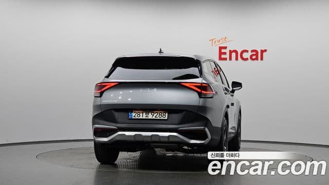 Kia Sportage 2021 — ფოტო 4/20