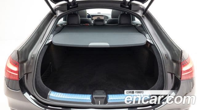Mercedes-Benz GLE-Class 2025 — ფოტო 16/20